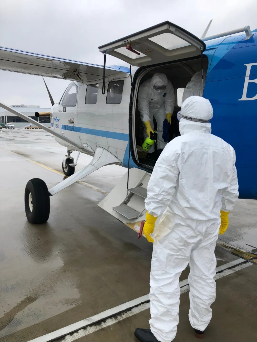 【视频连线】带着核酸试剂飞离武汉，我只有24小时