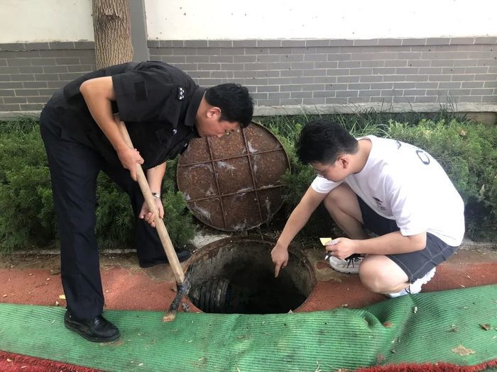 “全”力以赴 “安”稳一夏！槐荫区第三实验幼儿园开展防汛安全检查工作