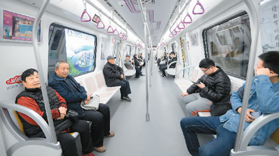 车厢内饮食或被记入信用档案：地铁里吃东西该不该禁？