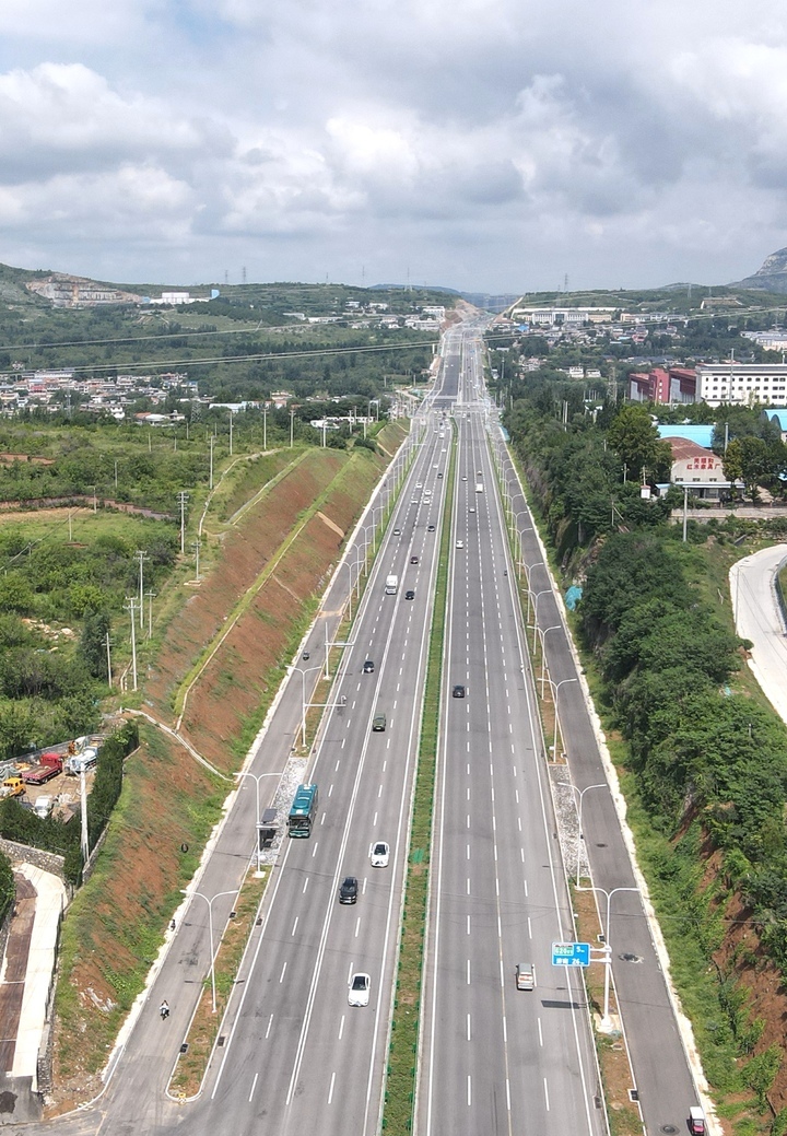 省道103旅游公路旧貌换新颜