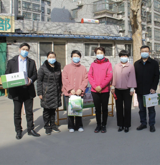 贴心！市五院领导亲切慰问援鄂医护人员家属