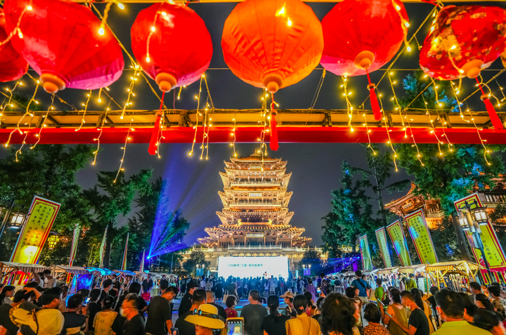 背诗、投壶、打擂台……半城烟火半城诗，“二安”文化热