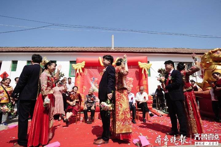 高密三胞胎同时结婚，十年前高考考出“连号分”！还期待同时生娃