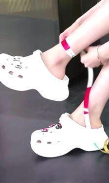 李佳琦道歉! 杨幂李佳琦直播 李佳琦紧张开黄腔怎么回事说了什么?