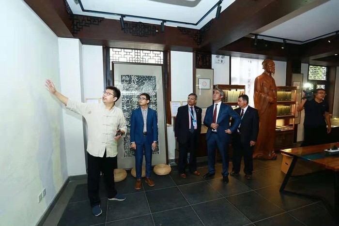 汉字记忆空间用创意“闪耀”国际泉水文化景观城市联盟会议