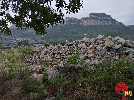【啄木鸟在行动】南部山区大并渡口西村附近渣土裸露