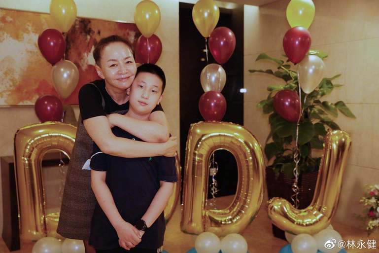 宋丹丹60岁生日宴众星云集|宋丹丹60岁生日宴众星云集，现场照片曝光，杨紫张一山刘涛都来了！