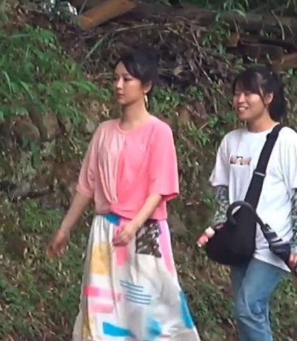 路透|《我和我的家乡》路透曝光！杨紫身材管理失格 膀大腰圆像拍乡村爱情