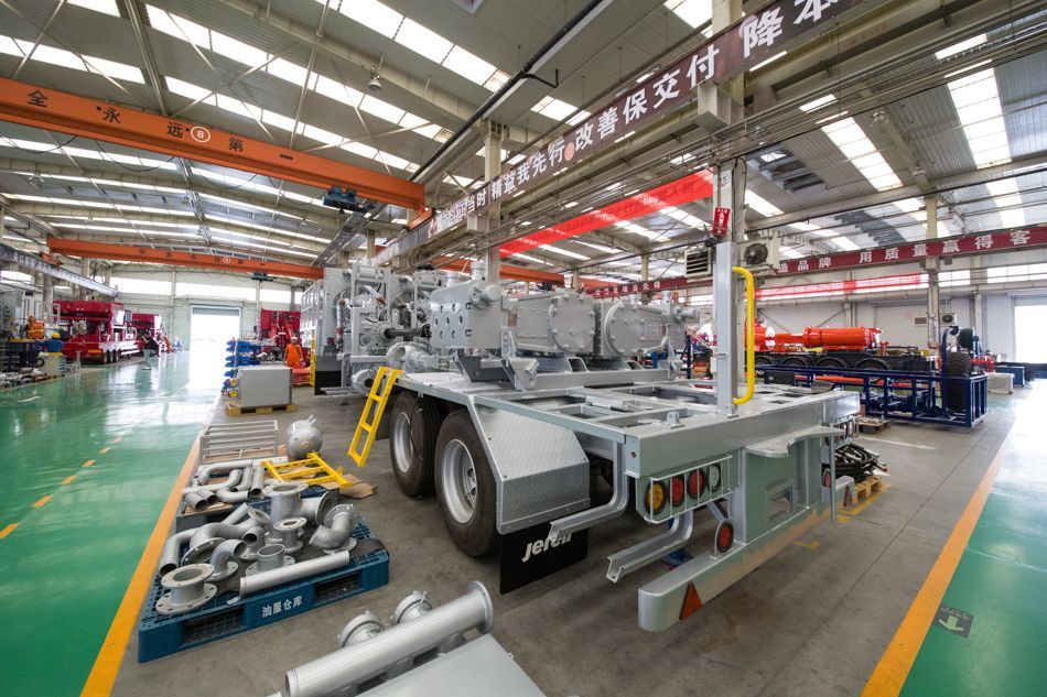 中国“智”造载誉波斯湾 看杰瑞压裂装备如何从陆地向海洋“征战”