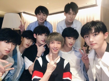 郭敬明上楼了|郭敬明上楼了什么梗?怎么回事?终于真相了,原来是这样！