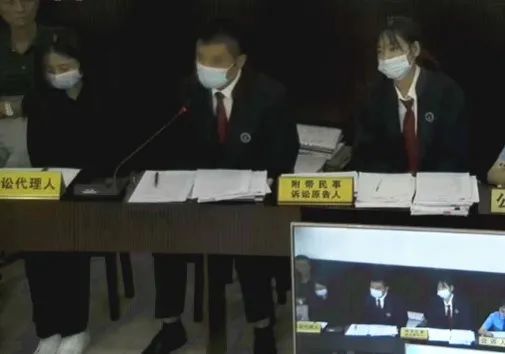 谭松韵与撞死母亲司机是小学同学|明星不能维权了?谭松韵与撞死母亲司机是小学同学,撞人被告却神隐