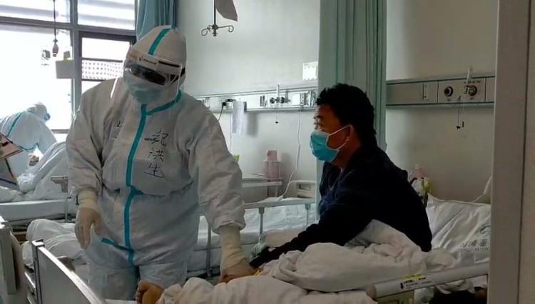 山东援汉医生：带痛风药上前线，母亲叮嘱他多救人