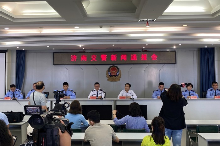 济南交警发布“十一”假期出行攻略 今晚17时市区将迎拥堵高峰