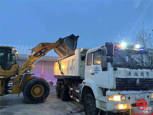 迎“寒”而上，济南市机扫大队呵护民生温度