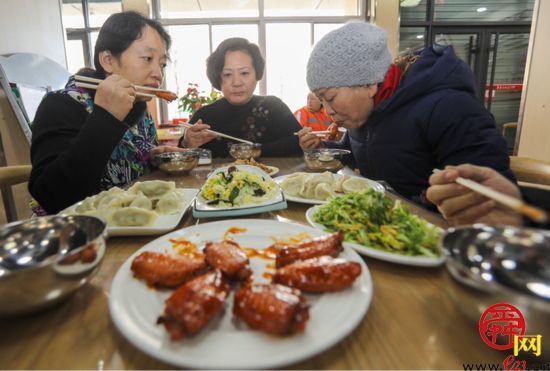就地过年 暖在身边｜槐荫区昆仑街社区饺子宴包出亲情吃出年味