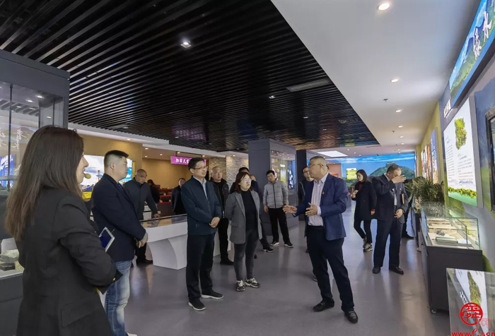 商河县韩庙镇党委与山东省地矿局一院水环中心党支部开展共建活动