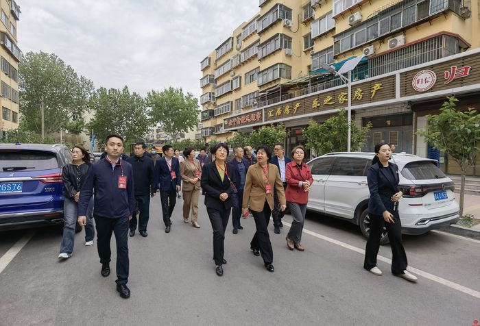 老旧小区努力“改出”满满幸福感——市政协开展“老旧小区改造”专题第二次现场商量