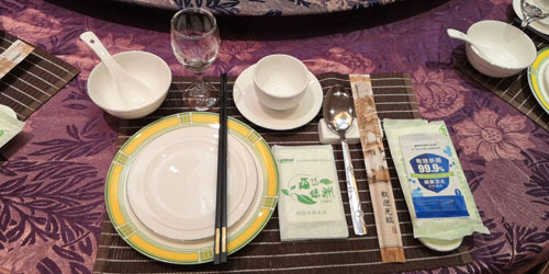 小餐桌大文明 公勺公筷成新“食”尚