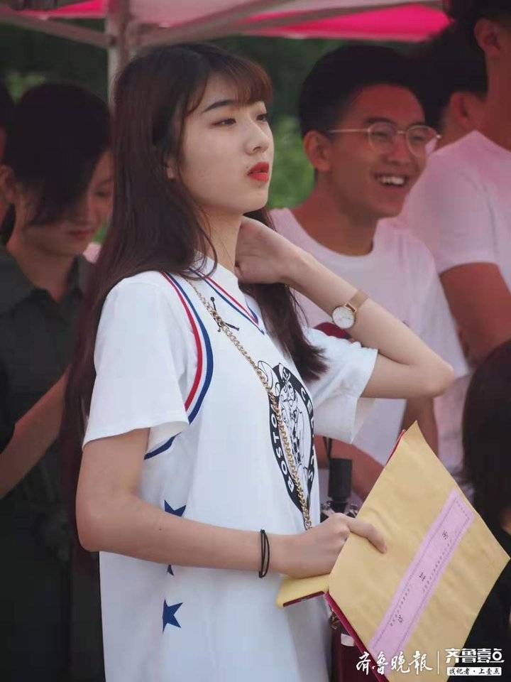 山东艺术学院新生报道，先来看看这些未来的明星！