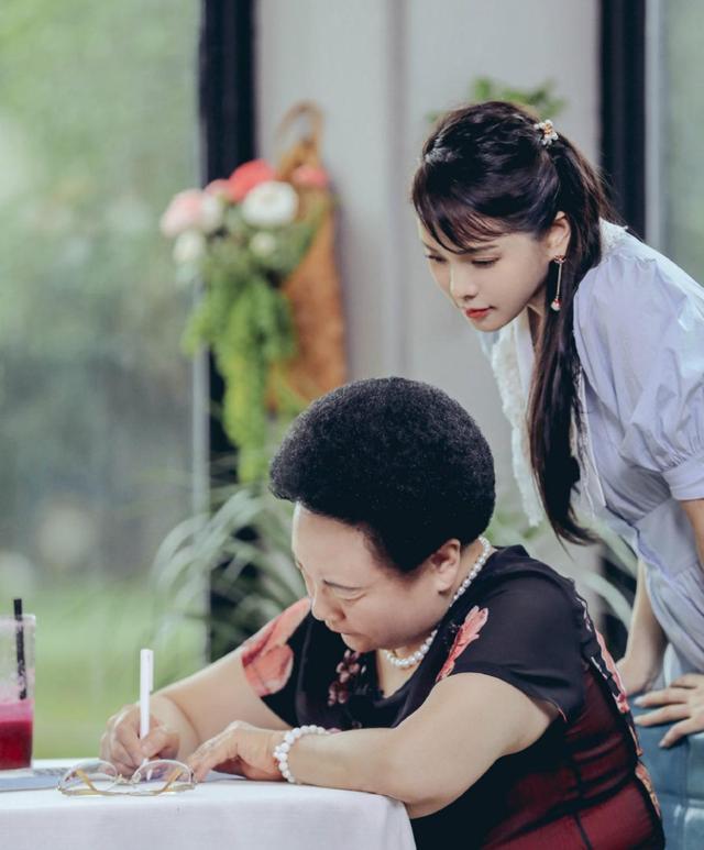 婆婆|秦昊妈妈劝伊能静谨言慎行是怎么回事?终于真相了,原来是这样!