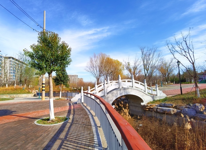 济南华山片区再添大型街心公园