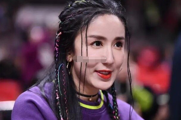 娄艺潇观战CBA是什么情况?怎么回事?终于真相了,原来是这样!