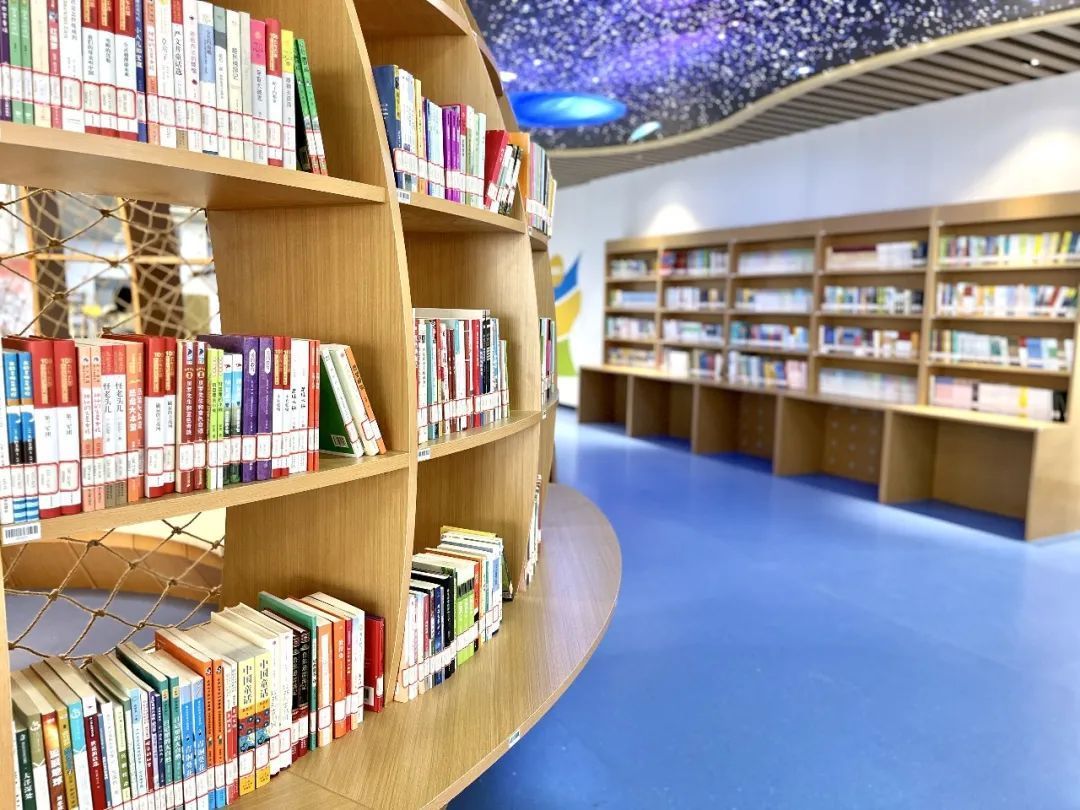 市中区政协专题商量调研活动走进经纶小学