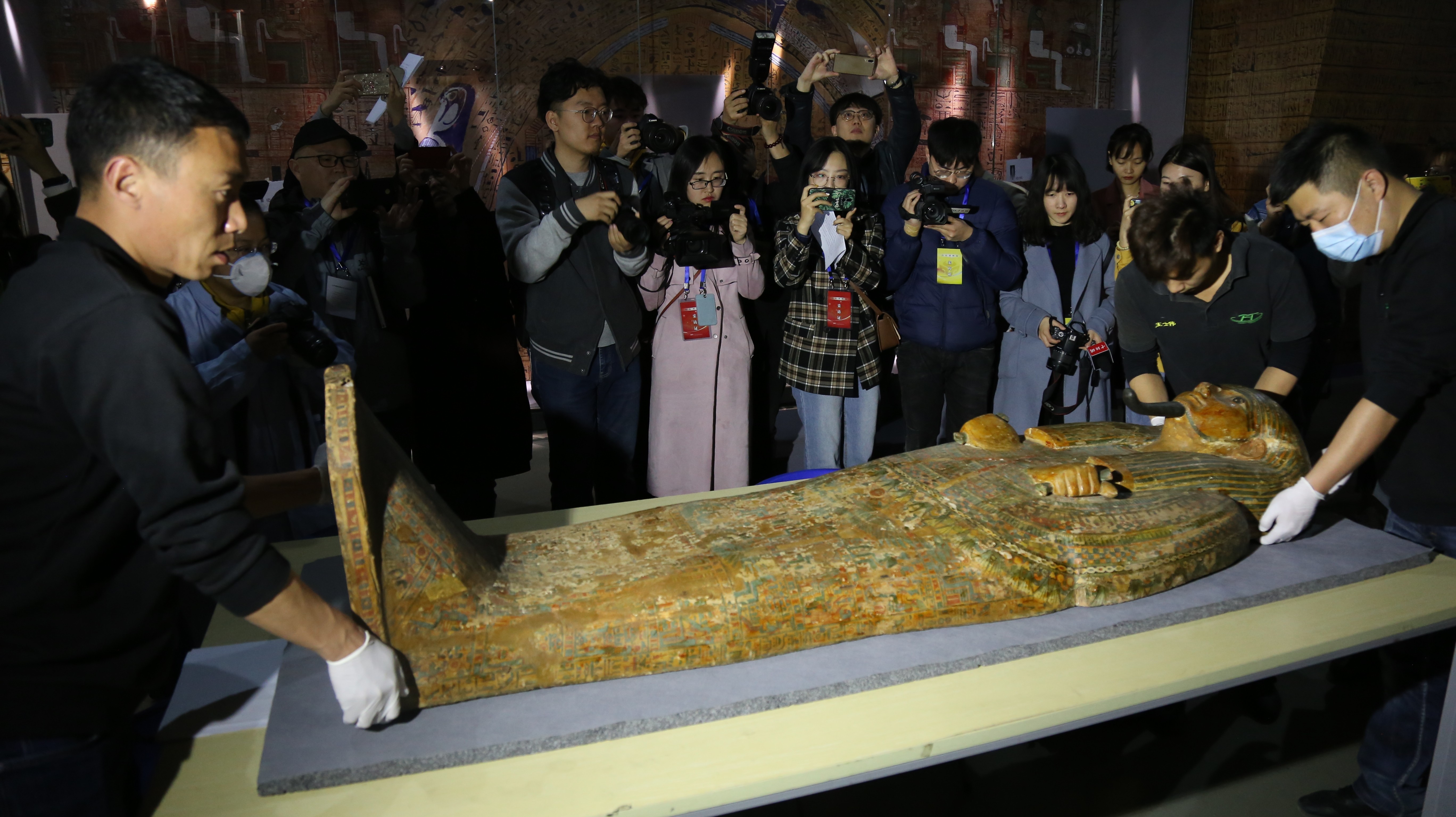 今天省博排起史上最长的队！只为一观埃及木乃伊真容