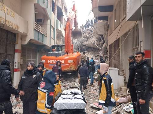 土耳其强震已致超5000人死亡 中国救援队携21吨救援装备和物资飞赴灾区救援