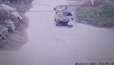 10岁女儿被车拖行数百米！妈妈报警后惊呆：肇事司机竟是……