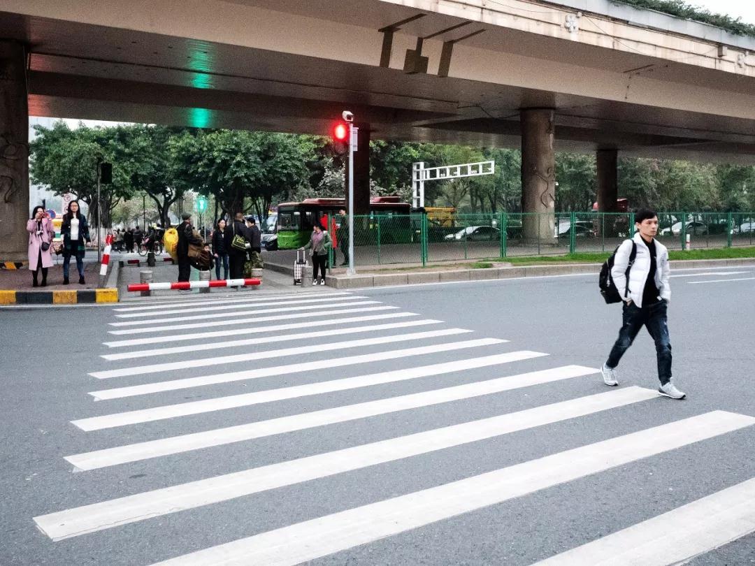 行人担主责 这次，不是“谁弱谁有理”而是“谁错谁担责”