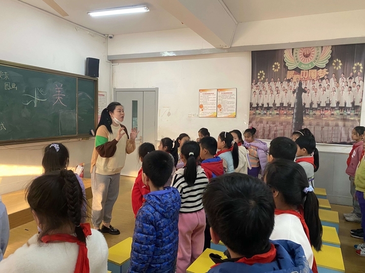成都市少年宫到天桥区实验小学调研“学校少年宫”建设与管理工作
