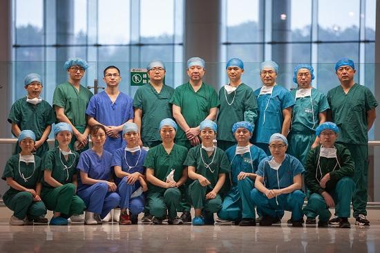 直击插管敢死队90秒：和患者口鼻相对，暴露高浓度病毒下