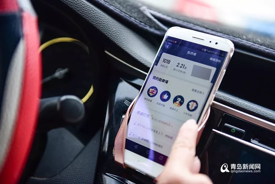 从开小公共到跑网约车，3年接两万多单！这个女司机不简单