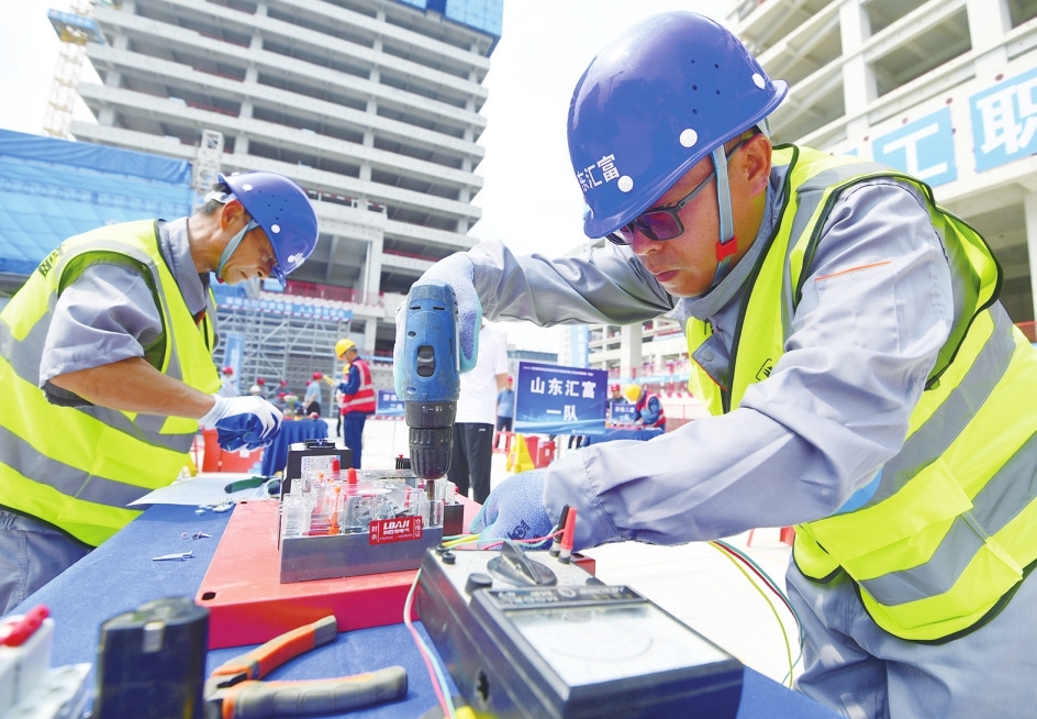 济南：能工巧匠打擂台 技能大赛显身手