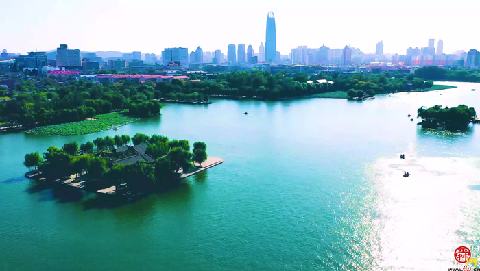 【飞“阅”泉城】 老舍先生笔下的“秋水” 尽在明湖秋韵里