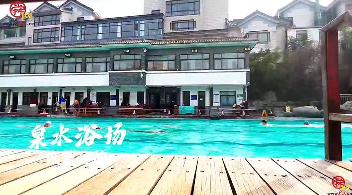 济南的惬意就在这一池碧水里