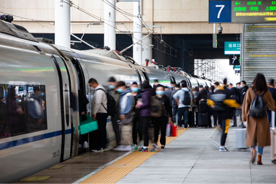 新列车运行图实施后，济南将有百余趟列车开往嘉兴、福州、临沂、威海等多个红色旅游地市