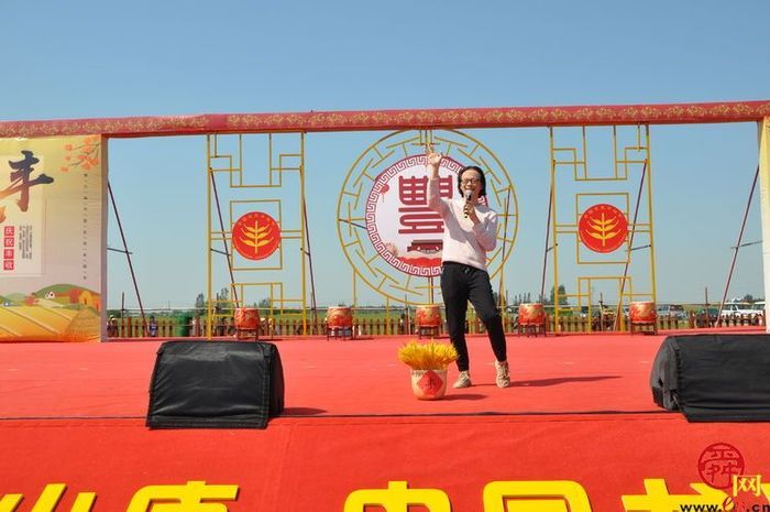 贡米之乡 大地交响——龙山街道举办第三届中国农民丰收节庆祝活动