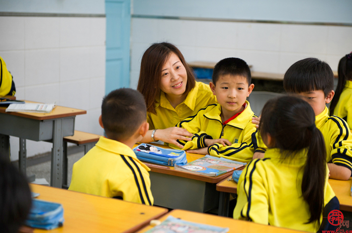 从心出发、用心育人、守住初心   记济南汇才学校小学部冯蕾