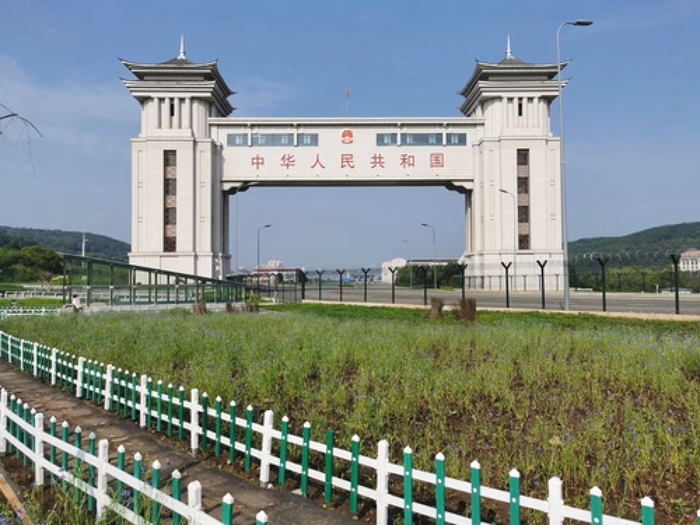 “用放大镜才能在地图上找到”的绥芬河，为何成了抗疫前线？