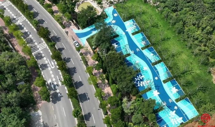 佛慧山生态廊桥停车场彩绘寓意：保泉护泉、生生不息！