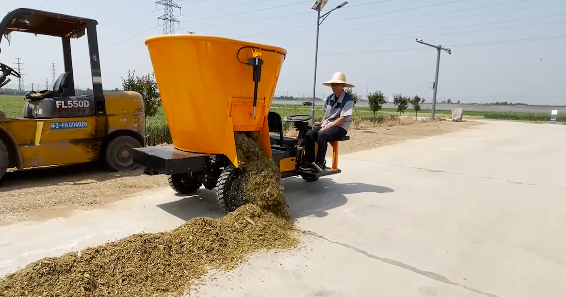 山东农机科研新答卷：成套技术装备助推“家庭牛场”机械化水平