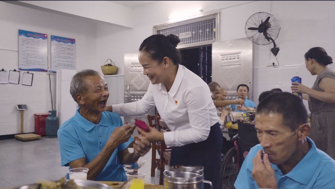 微视频｜养老护理员的一天