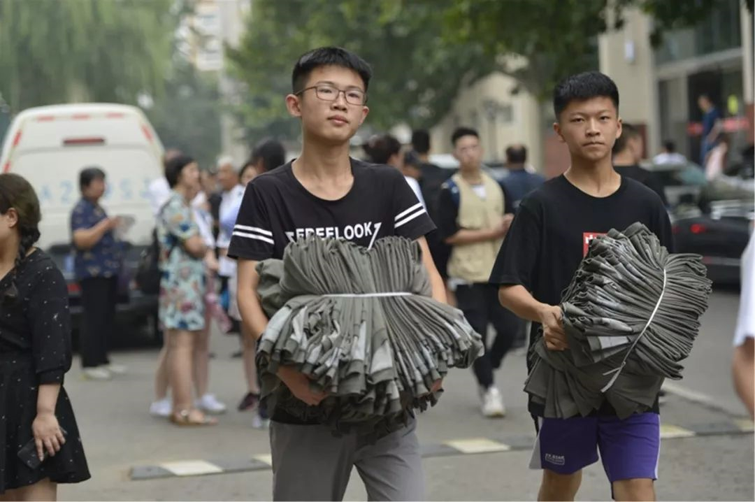 准备开学！山东济南、青岛、聊城等多地中小学新生陆续报到！