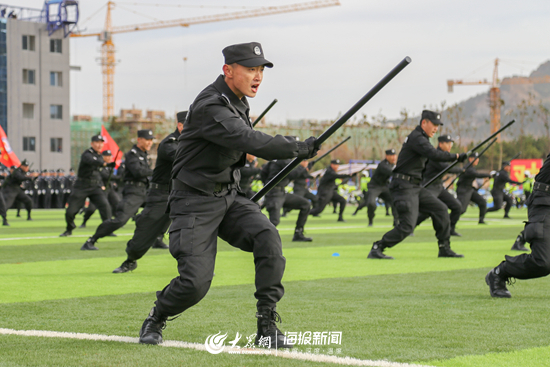 这就是山东丨全警实战大练兵 日照1200名民警展飒爽英姿