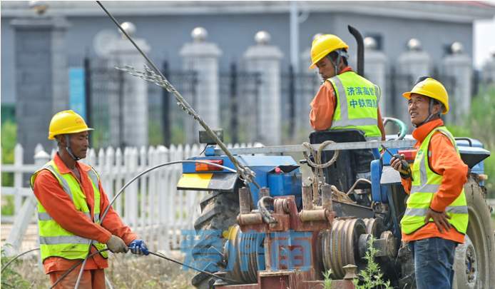 济滨高铁首条高压电力线路顺利完成迁改，全面开工拉开序幕