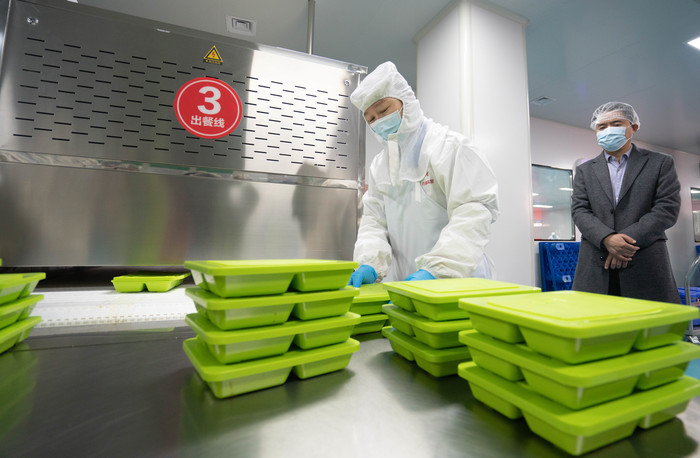 午间配餐服务100%全覆盖 济南市确定15处“中央厨房”让学生吃得饱更吃得好