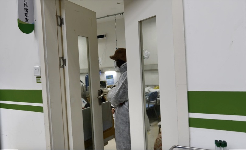 特写｜“应收尽收”总攻下的发热门诊：深夜，终于难得安静