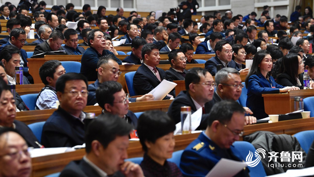 决胜2020·聚焦山东两会｜山东省政协十二届三次会议开幕 镜头聚焦委员履职“微表情”